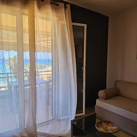 Corfu 23 غليفادا