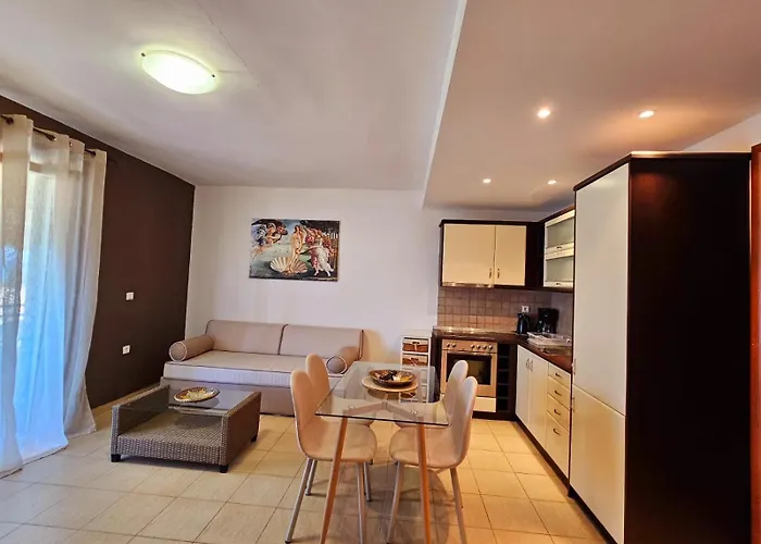 Corfu 23 גליפאדה