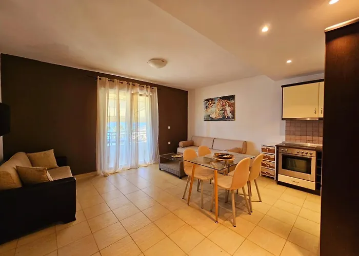 Corfu 23 גליפאדה